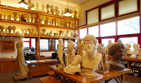 The molding workshop