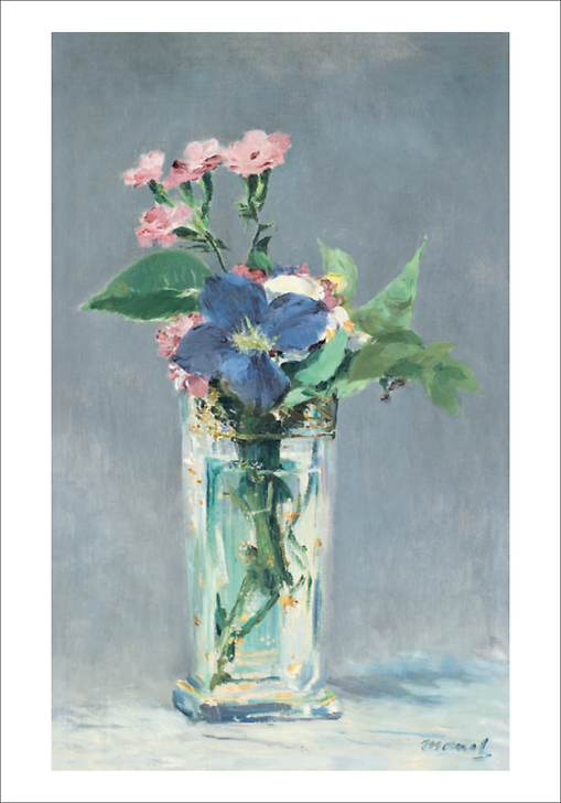 Oeillets et clematites dans un vase de cristal