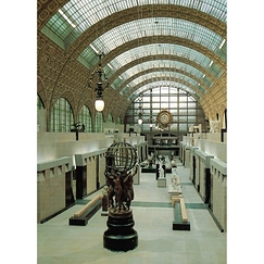 Carte postale "Musée d'Orsay - Vue intérieure prise du fond de l'allée centrale"
