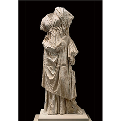 Carte postale Statue fémininine dite Niobide de Patras