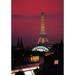 Carte postale "La tour Eiffel et la verrière du musée d'Orsay depuis les toits du Louvre"
