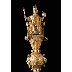 Carte postale "Sceptre de Charles V (détail) : statuette de Charlemagne"