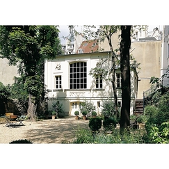 Postcard Outdoor View of the musée Delacroix