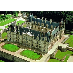 Carte postale "Vue aérienne du château d'Ecouen"