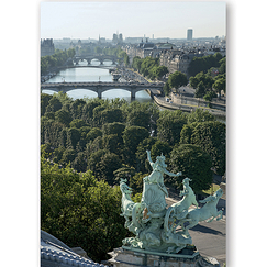 Postcard "Le Grand Palais, vue sur la Seine"