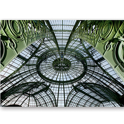 Postcard "La verrière et la structure métallique de la Nef du Grand Palais"