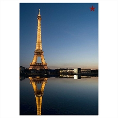 Wide format postcard "Musée du quai Branly - Vue sur la terrasse du musée et sur la Tour Eiffel"