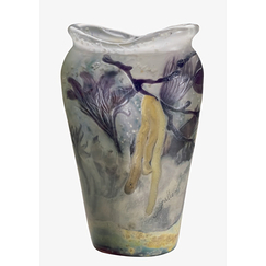 Gallé Postcard - Vase ornated with patterns of hazelnut and magnolia