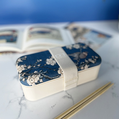 Bento Katsushika Hokusai - Bouvreuil et cerisier